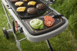 Weber Traveler Schneidebrett (7031) -Weber webe 7031 M1 BlackSide Burgers rgb