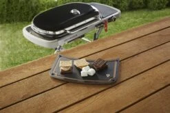 Weber Traveler Schneidebrett (7031) -Weber webe 7031 M1 BlackSide Smores rgb