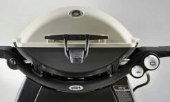 Weber Q 3200 Station Gasgrill Schwarz -Weber weber q3200 57010079 Deckel 2